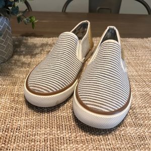 Tommy Bahama Size 6.5 Boat Shoes